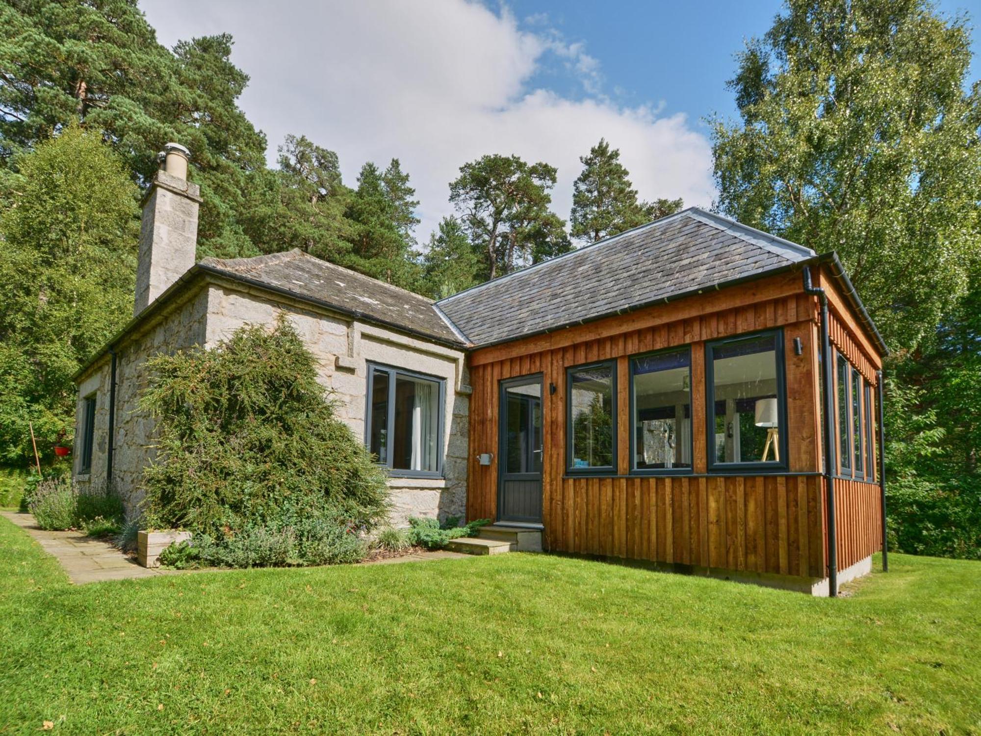 Amazing Cottage With Private Indoor Swim Pool And Hot Tub Grantown-on-Spey Dış mekan fotoğraf