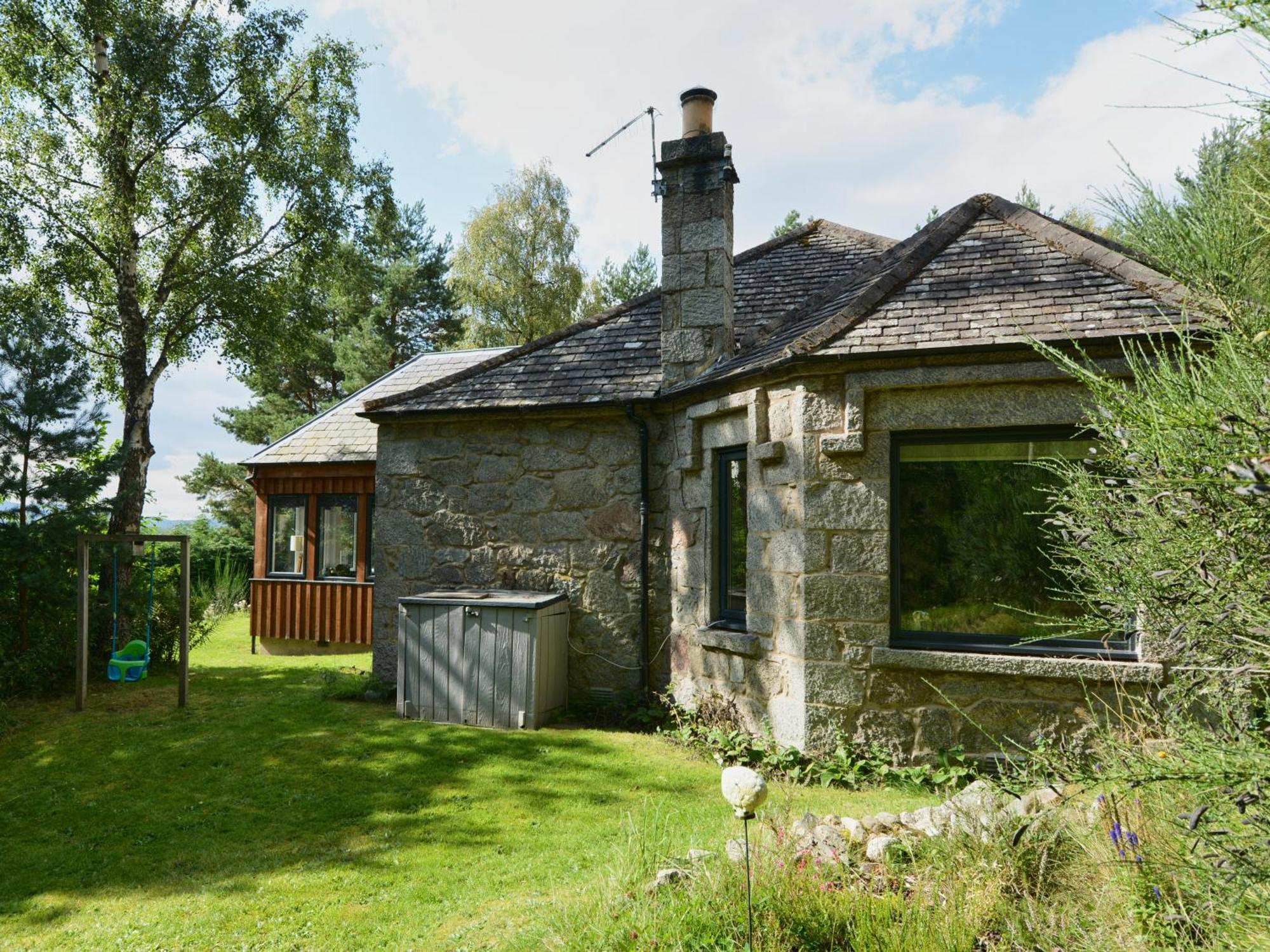 Amazing Cottage With Private Indoor Swim Pool And Hot Tub Grantown-on-Spey Dış mekan fotoğraf